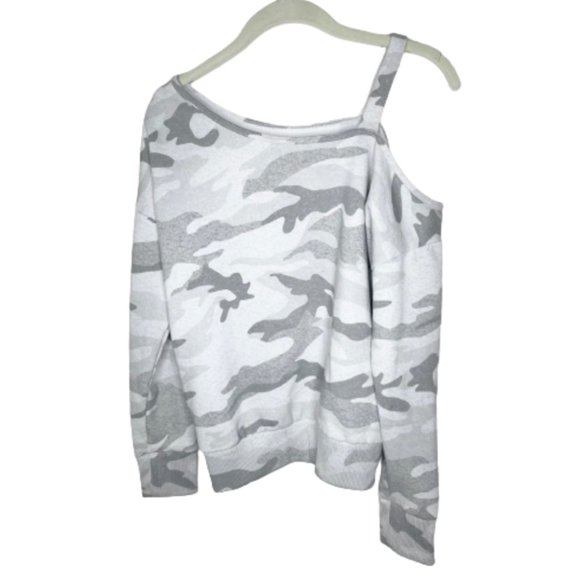 Aeropostale Tops - AERO Camo Sweatshirt Aeropostale